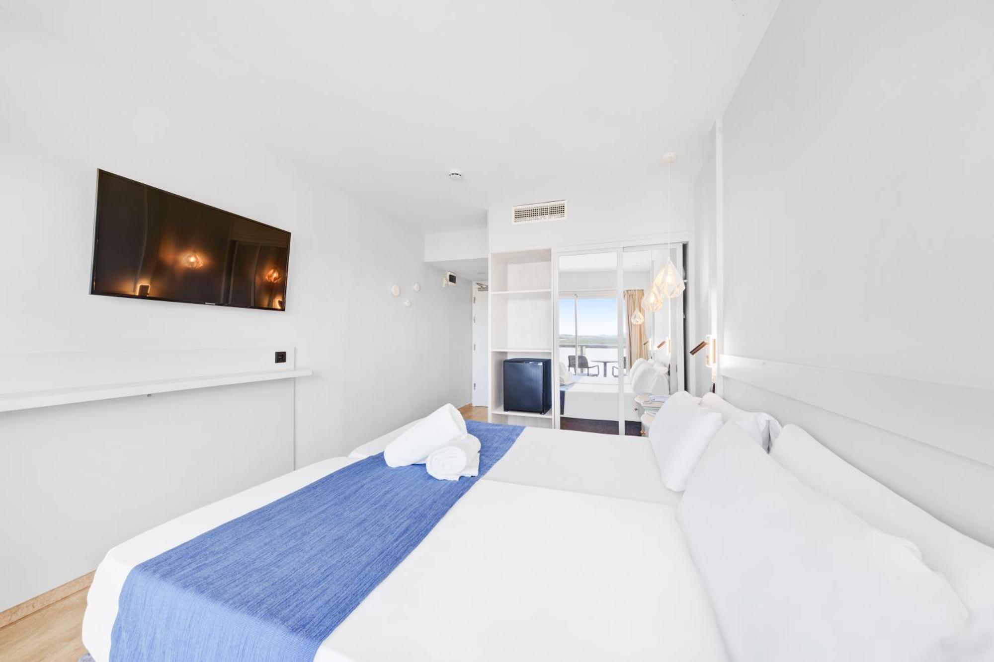 Hotel Ankaa - Adults Only Porto Cristo Room photo