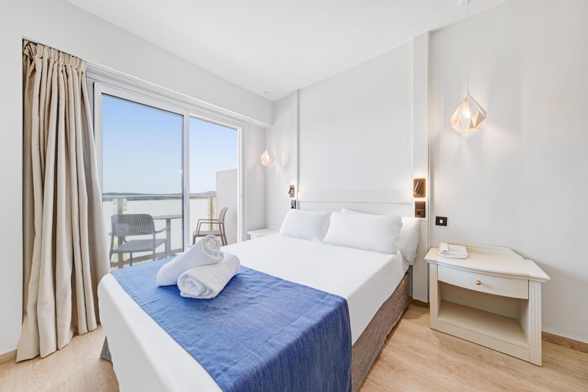 Hotel Ankaa - Adults Only Porto Cristo Room photo